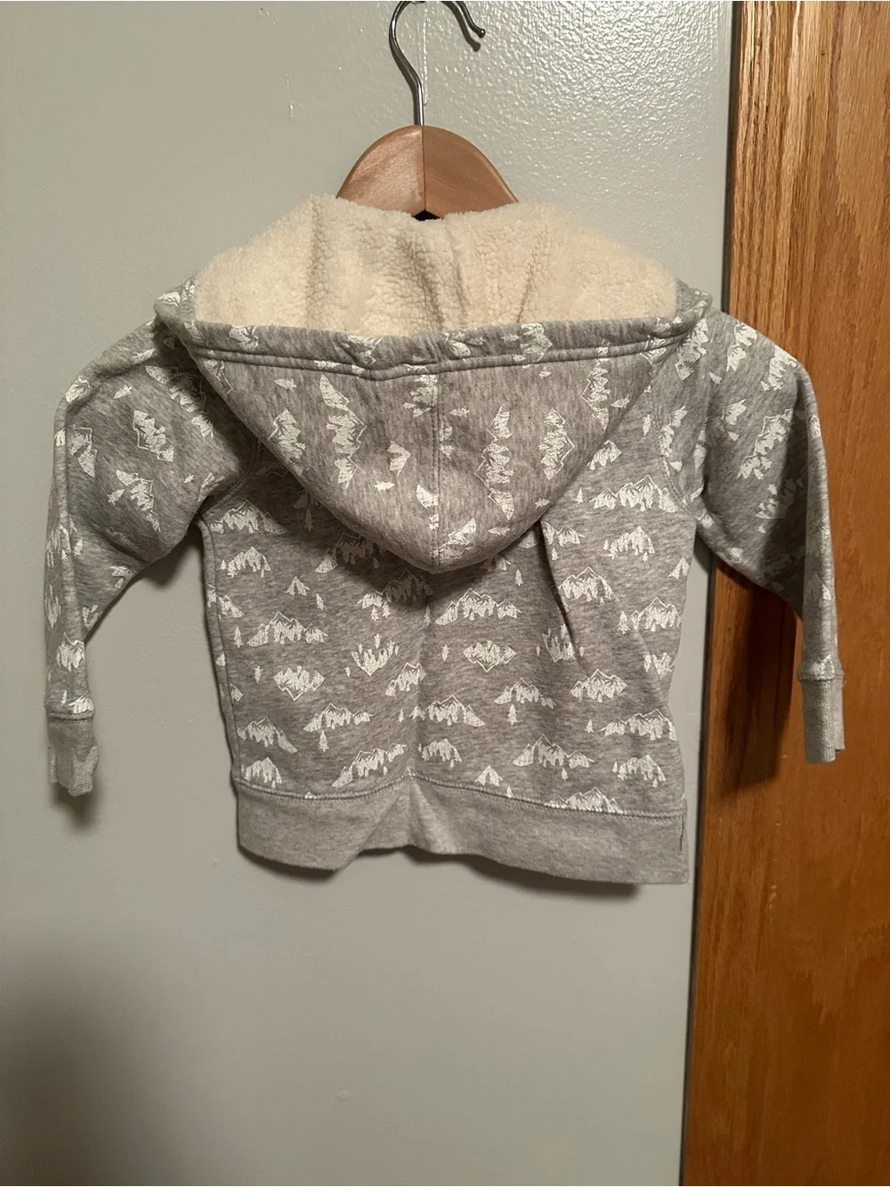 OshKosh Gray Polar Team Hooded Zip Sweatshirt with Sherpa Lining-NWOT Size 3T